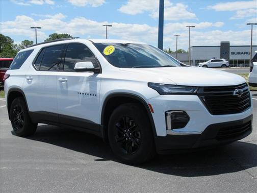 Summit White 2023 Chevrolet Traverse LT Leather