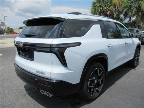 Polar White Tricoat 2026 Chevrolet Traverse High Country