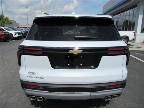 Polar White Tricoat 2026 Chevrolet Traverse LT
