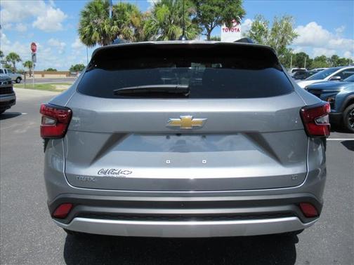 Sterling Gray Metallic 2026 Chevrolet Trax LT