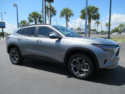 Sterling Gray Metallic 2026 Chevrolet Trax LT