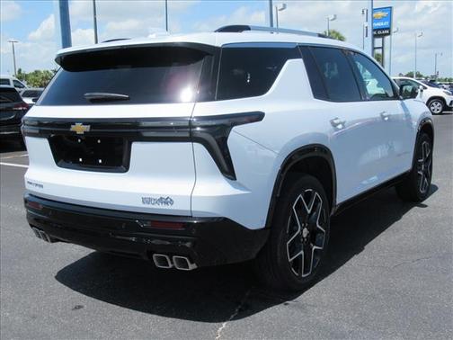 Polar White Tricoat 2026 Chevrolet Traverse High Country