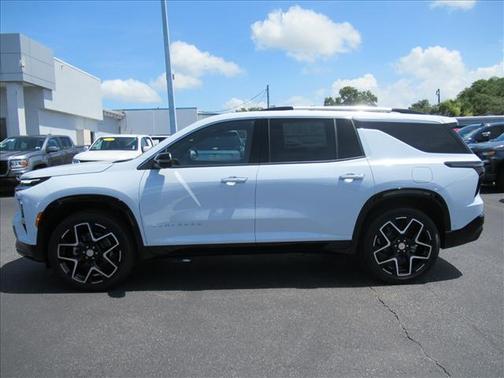 Polar White Tricoat 2026 Chevrolet Traverse High Country