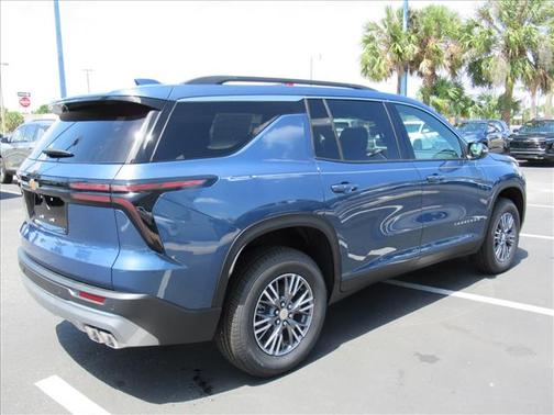 Lakeshore Blue Metallic 2026 Chevrolet Traverse LT