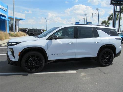 Polar White Tricoat 2026 Chevrolet Traverse RS