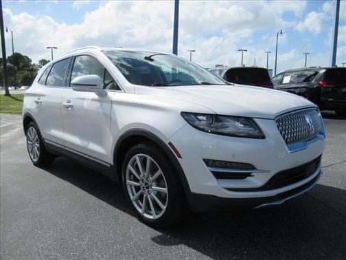 White Platinum Metallic Tri-Coat 2019 Lincoln MKC Reserve