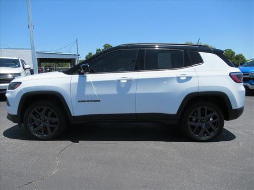 Bright White Clearcoat 2026 Jeep Compass Limited