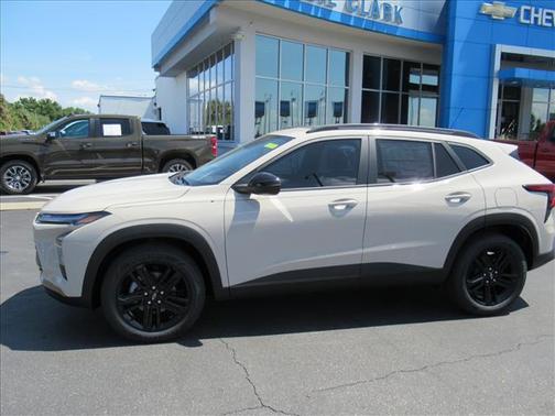 White Sands 2026 Chevrolet Trax FWD ACTIV