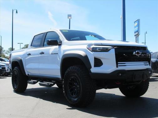 Summit White 2025 Chevrolet Colorado ZR2