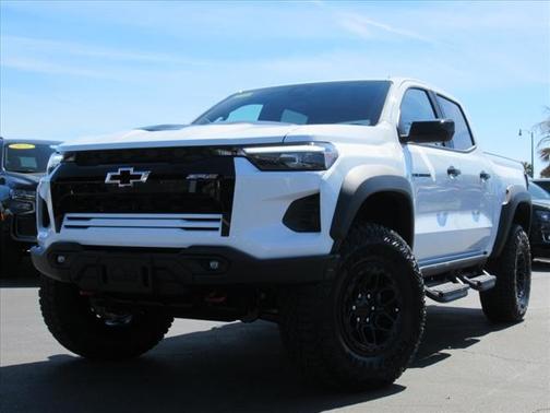 Summit White 2025 Chevrolet Colorado ZR2