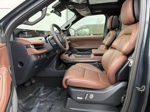 FLIGHT BLUE METALLIC CC 2026 Lincoln Navigator Reserve