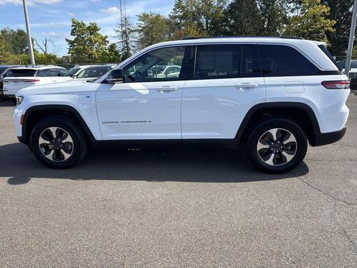 2024 Jeep Grand Cherokee 4xe Base