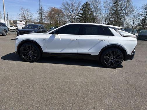 Crystal White Tricoat 2024 Cadillac LYRIQ Sport