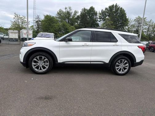 STAR WHITE MET TRI-COAT 2023 Ford Explorer XLT
