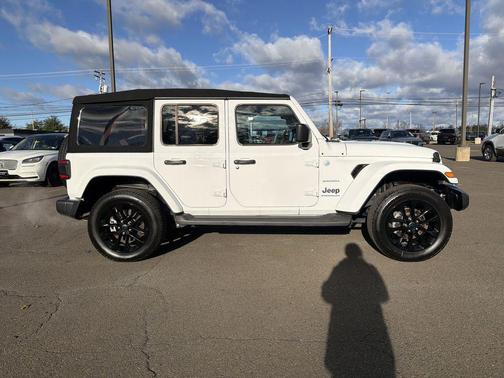 2024 Jeep Wrangler 4xe Sahara