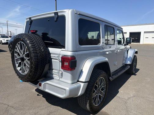 Silver Zynith Clearcoat 2024 Jeep Wrangler 4xe High Altitude