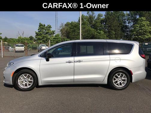 Silver Mist Clearcoat 2024 Chrysler Pacifica Touring L