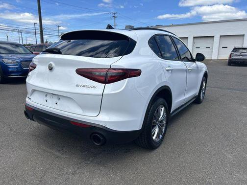2022 Alfa Romeo Stelvio Sprint