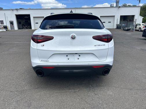2022 Alfa Romeo Stelvio Sprint