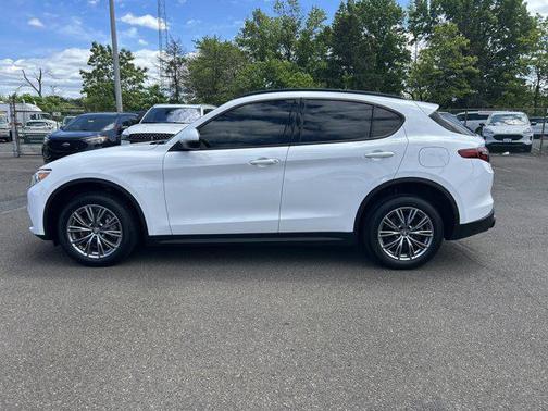 2022 Alfa Romeo Stelvio Sprint