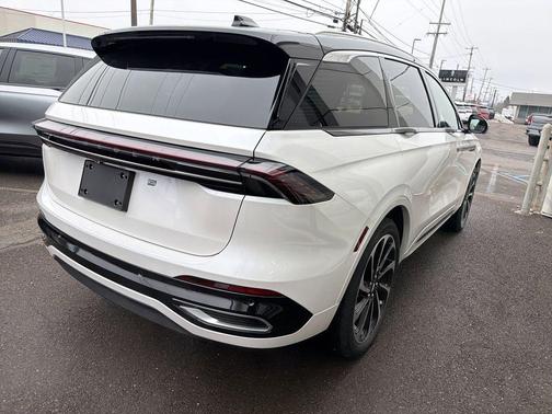 2026 Lincoln Nautilus Black Label