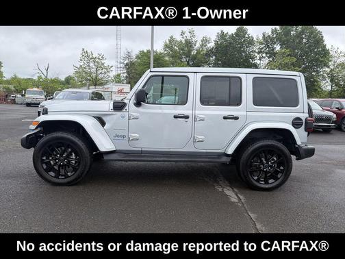 Silver Zynith Clearcoat 2024 Jeep Wrangler 4xe Sahara
