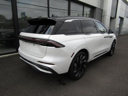 2024 Lincoln Nautilus Black Label