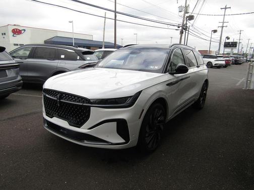 2024 Lincoln Nautilus Black Label