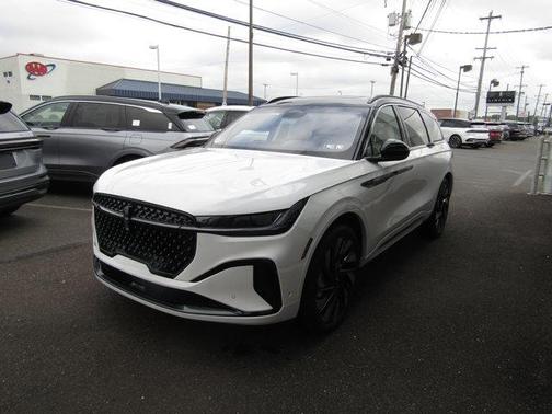 2024 Lincoln Nautilus Black Label