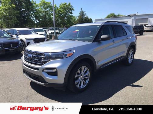 ICONIC SILVER METALLIC 2024 Ford Explorer XLT
