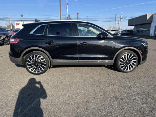 2021 Lincoln Nautilus Black Label