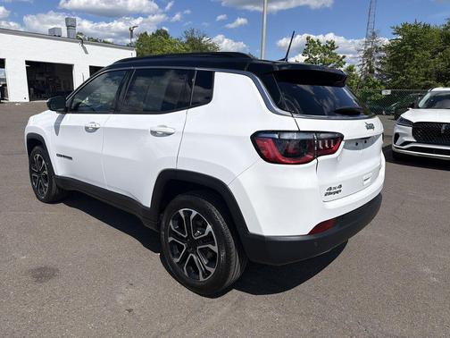 Bright White Clearcoat 2023 Jeep Compass Limited