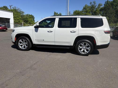 Luxury White Pearlcoat 2022 Jeep Wagoneer Series II 4x4