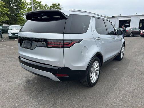 2022 Land Rover Discovery P360 S R-Dynamic