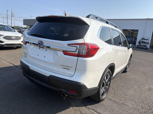 Crystal White Pearl 2023 Subaru Ascent Limited 7-Passenger