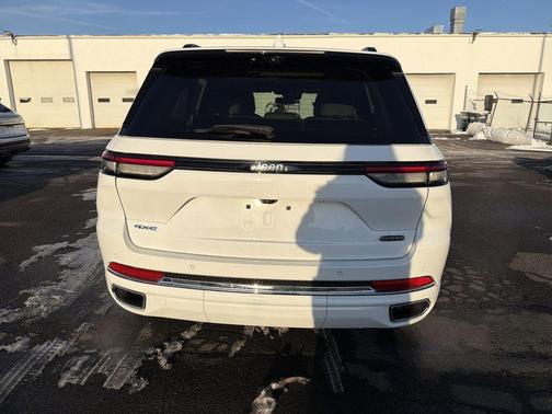 2022 Jeep Grand Cherokee 4xe Overland