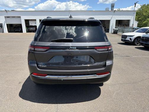 Baltic Gray Metallic Clearcoat 2023 Jeep Grand Cherokee 4xe Base