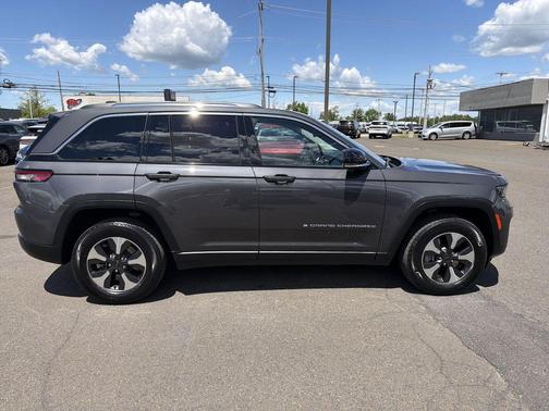 Baltic Gray Metallic Clearcoat 2023 Jeep Grand Cherokee 4xe Base