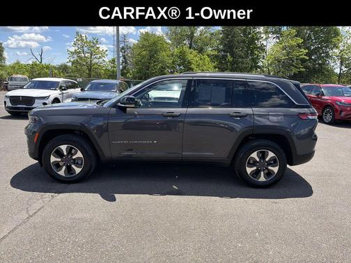 Baltic Gray Metallic Clearcoat 2023 Jeep Grand Cherokee 4xe Base