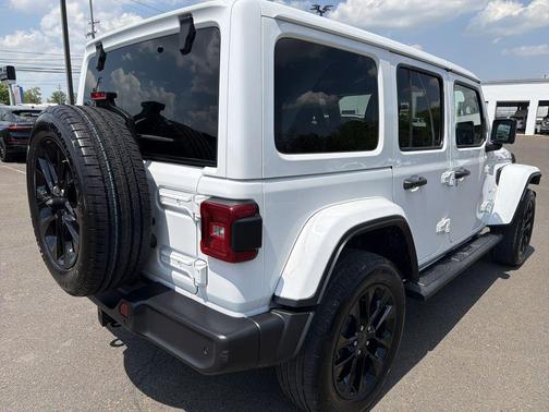 Bright White Clearcoat 2024 Jeep Wrangler 4xe Sahara
