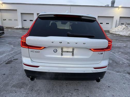 2018 Volvo XC60 T5 Momentum