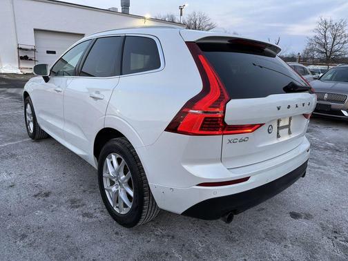 2018 Volvo XC60 T5 Momentum