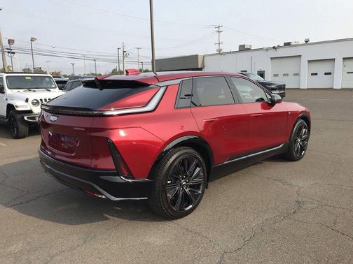 2024 Cadillac LYRIQ Sport