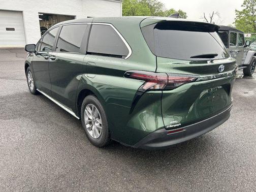 2023 Toyota Sienna XLE 7 Passenger