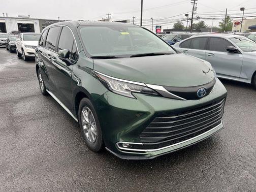 2023 Toyota Sienna XLE 7 Passenger