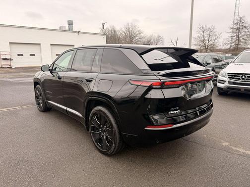 2025 Jeep Wagoneer S Launch Edition