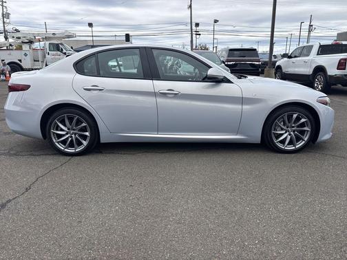 2022 Alfa Romeo Giulia Ti