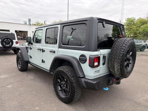 Earl Clearcoat 2024 Jeep Wrangler 4xe Willys