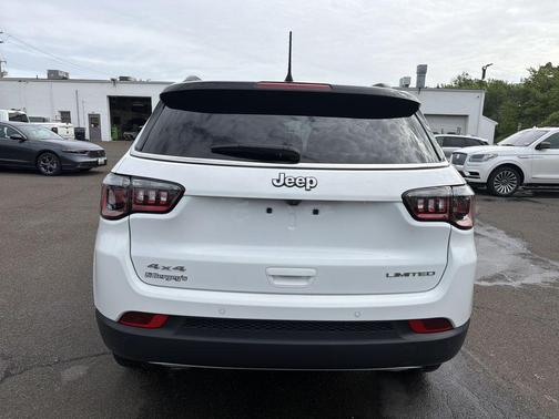 Bright White Clearcoat 2023 Jeep Compass Limited