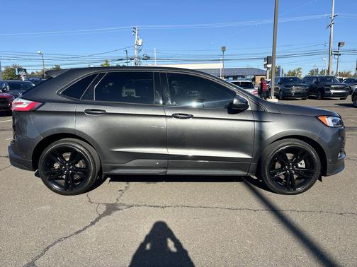 2019 Ford Edge ST